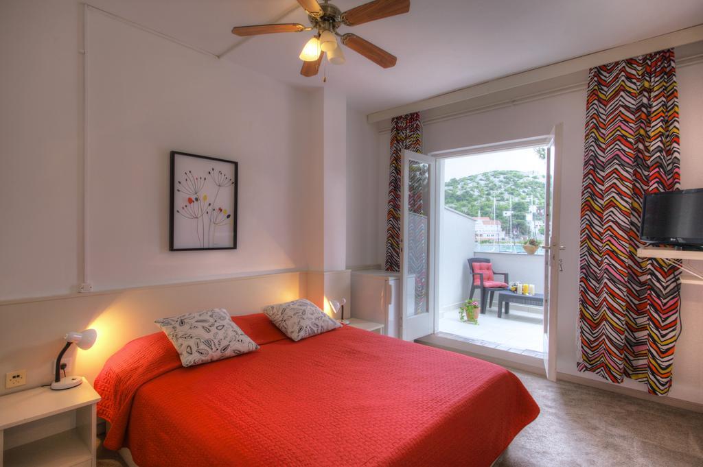 Gina Bed & Breakfast Tisno Oda fotoğraf