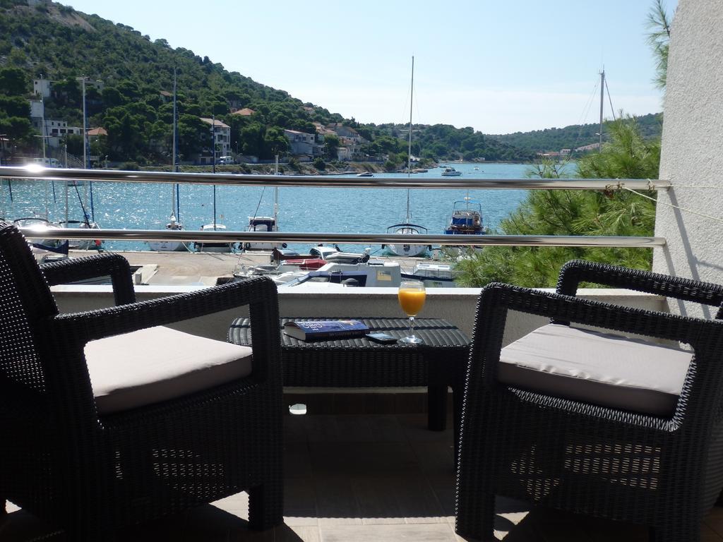 Gina Bed & Breakfast Tisno Dış mekan fotoğraf